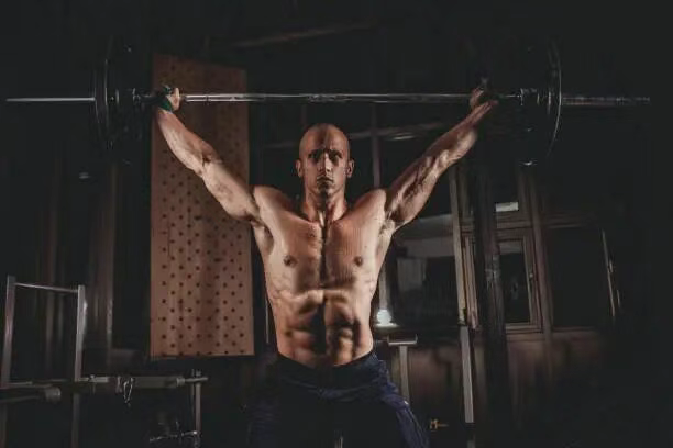 全身各部位高效健身动作指南：27个必练黄金复合动作详解